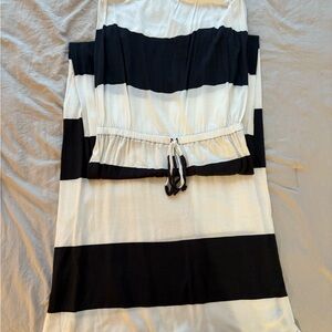 Old Navy White & Navy Blue Strapless Maxi Dress